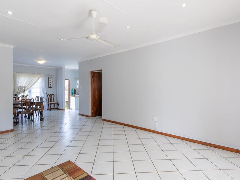 House For Sale in Heather Park George - Photo 4