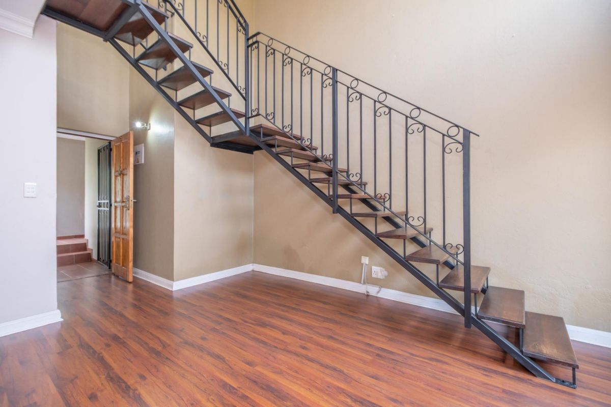 Private Corner Loft Apartment with Koppie Views | 110sqm | Quarrywood Estate - Photo 5