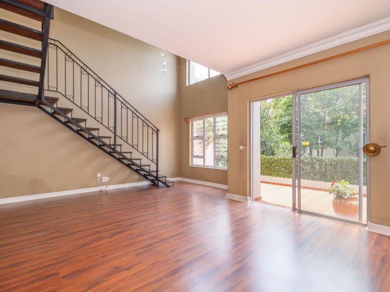 Private Corner Loft Apartment with Koppie Views | 110sqm | Quarrywood Estate - Photo 9