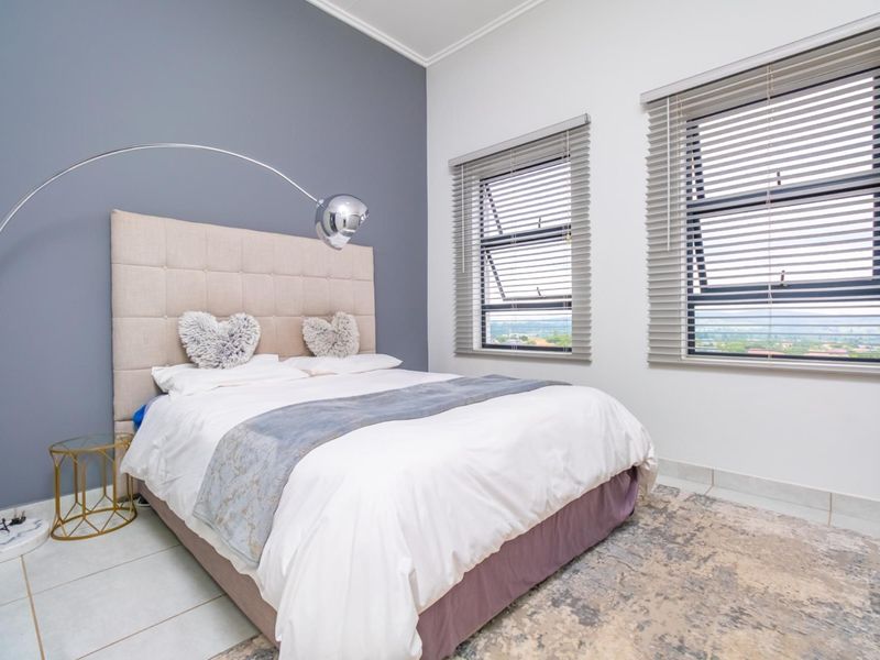 Luxury Urban Living - Photo 9