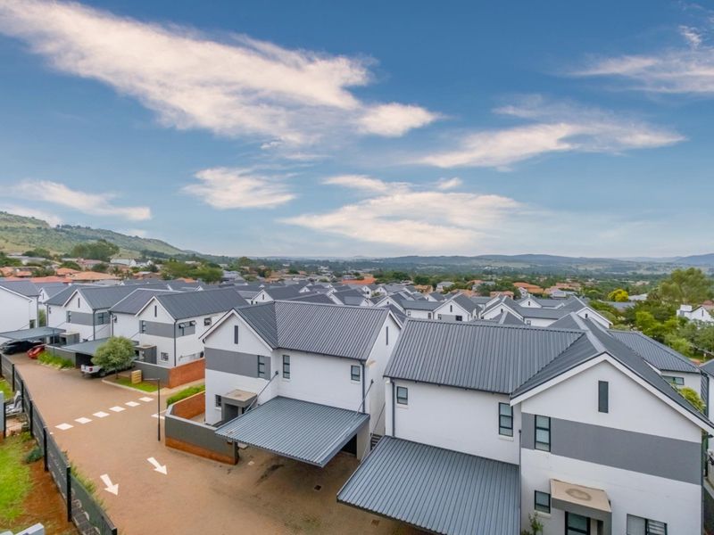 Luxury Urban Living - Photo 8