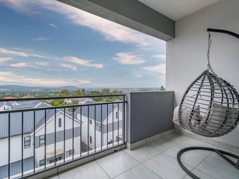 Luxury Urban Living - Photo 2