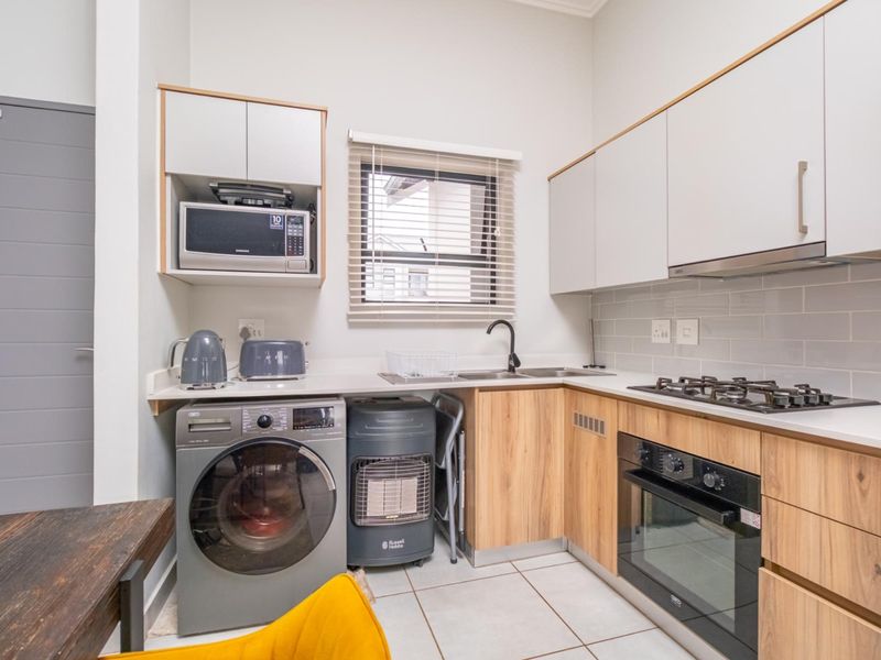 Luxury Urban Living - Photo 5