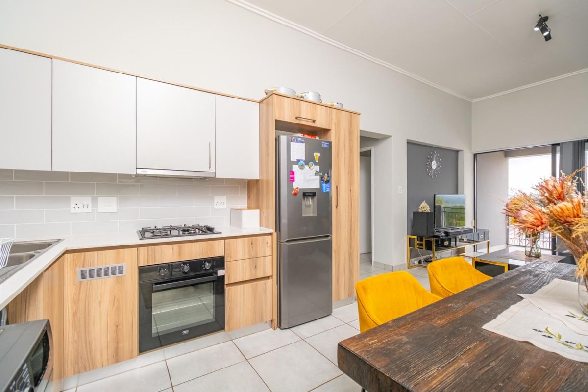 Luxury Urban Living - Photo 4