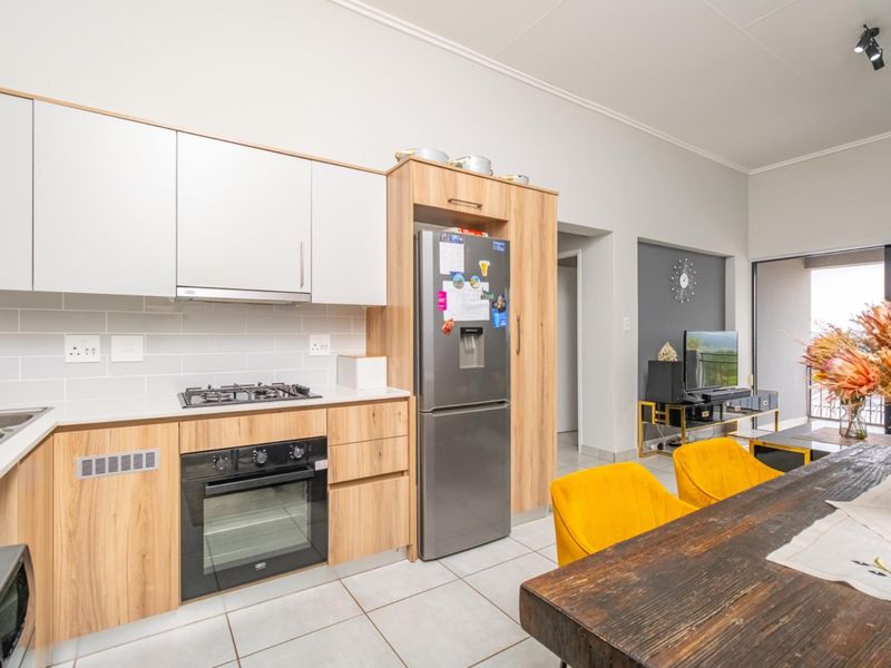 Luxury Urban Living - Photo 4