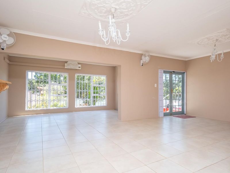 Looking for the perfect family home? Look no further....... - Photo 4