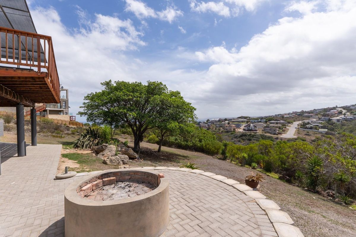 Multi-Level Coastal Home of Space, Style and Serenity - Photo 4