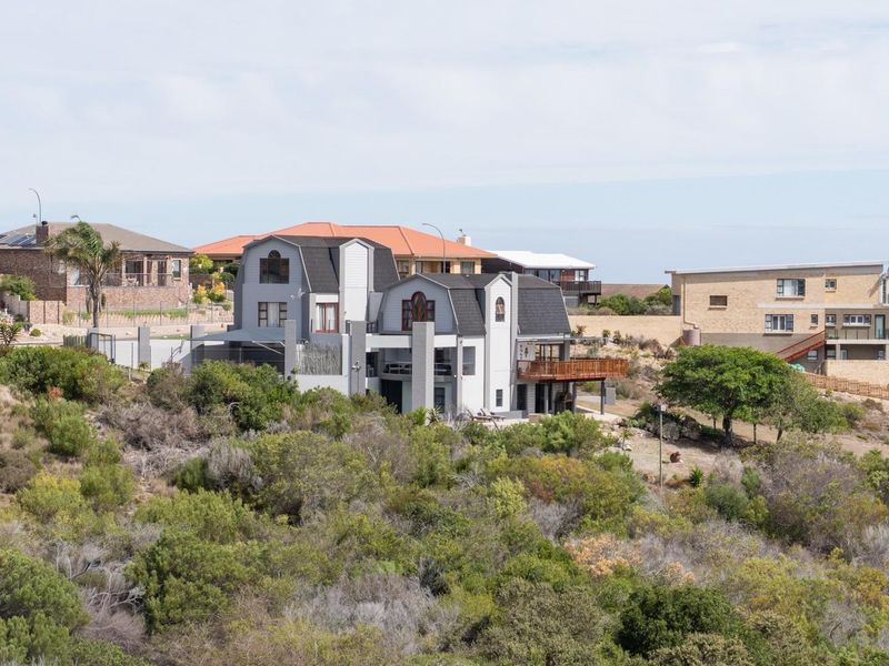 Multi-Level Coastal Home of Space, Style and Serenity - Photo 10