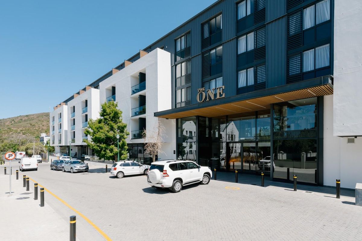 THE ONE Zen Courtyard unit - FANTASTIC Friday 13th Offer - Photo 2