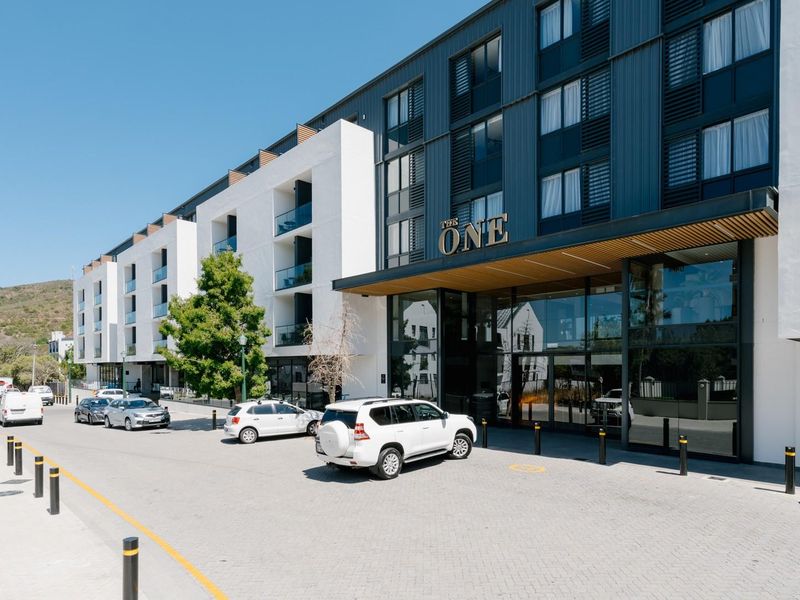 THE ONE Zen Courtyard unit - FANTASTIC Friday 13th Offer - Photo 2