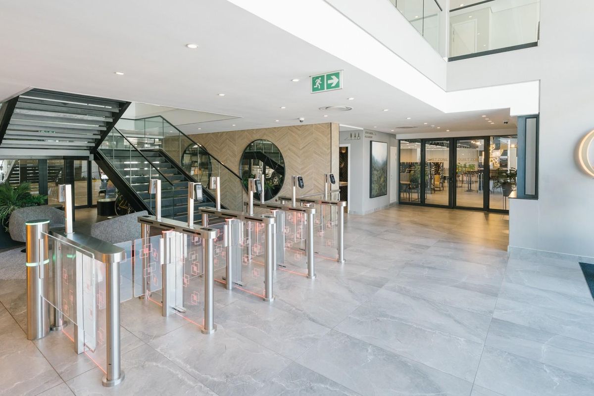 THE ONE Zen Courtyard unit - FANTASTIC Friday 13th Offer - Photo 3