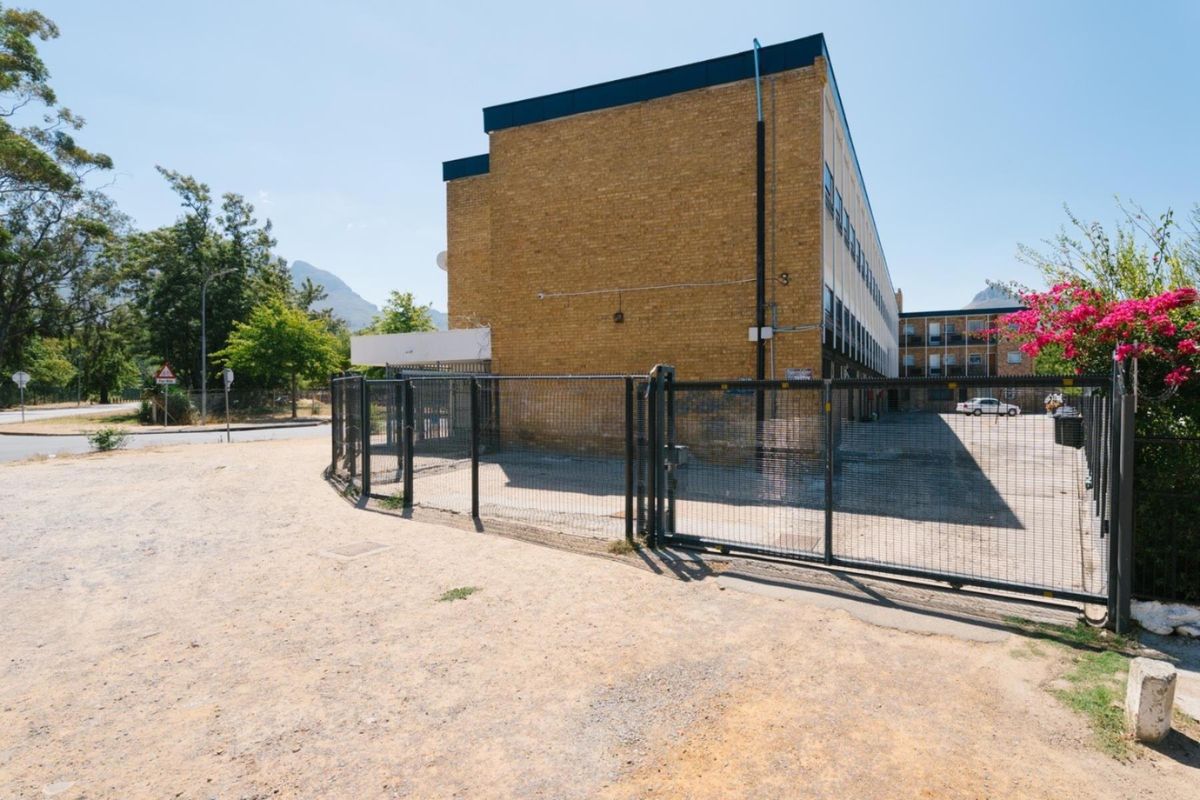 Seven Apartments in an Apartment Block - Photo 5