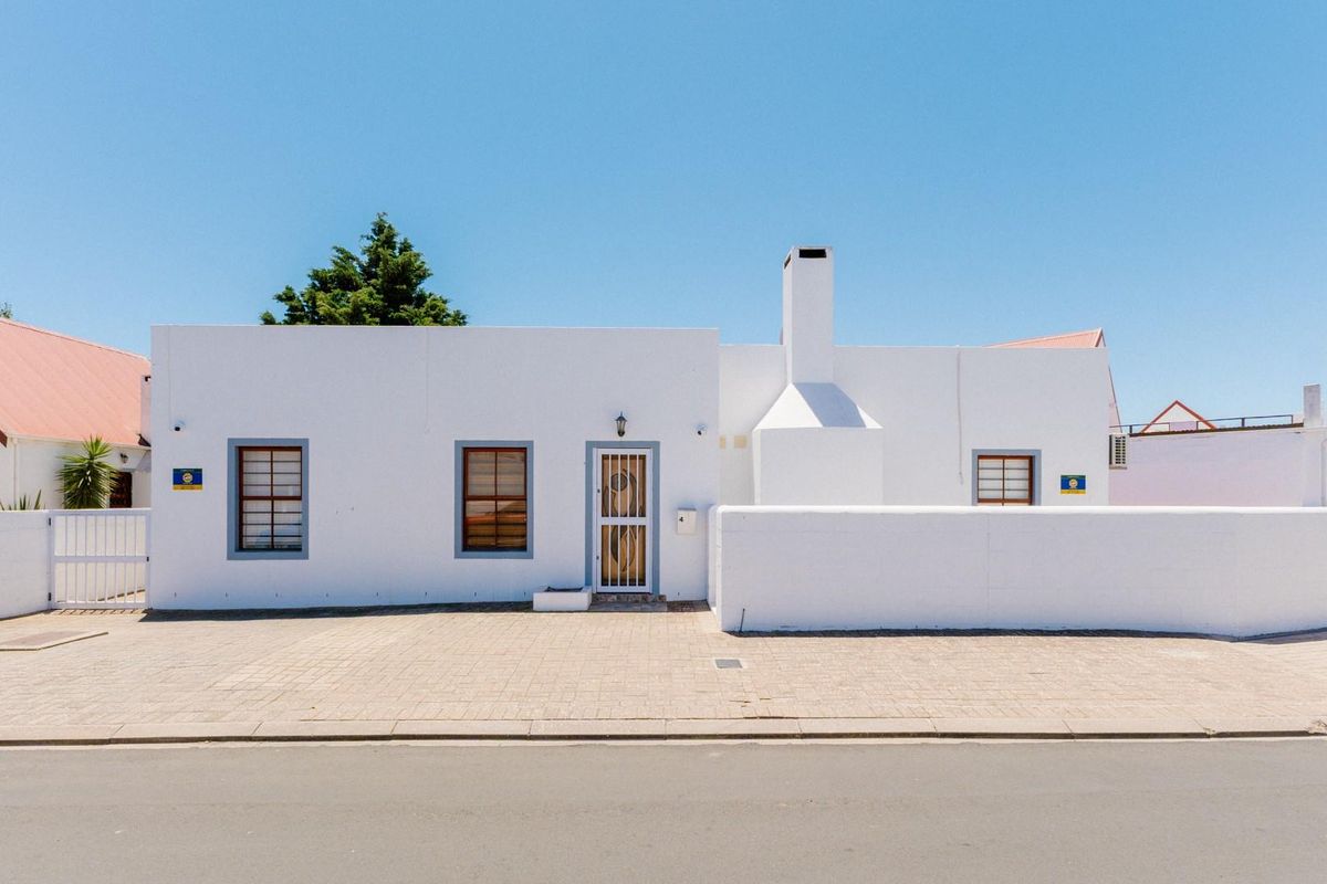 Cozy 3-Bedroom Home | Walk to Laguna Mall and Mykonos - Photo 2