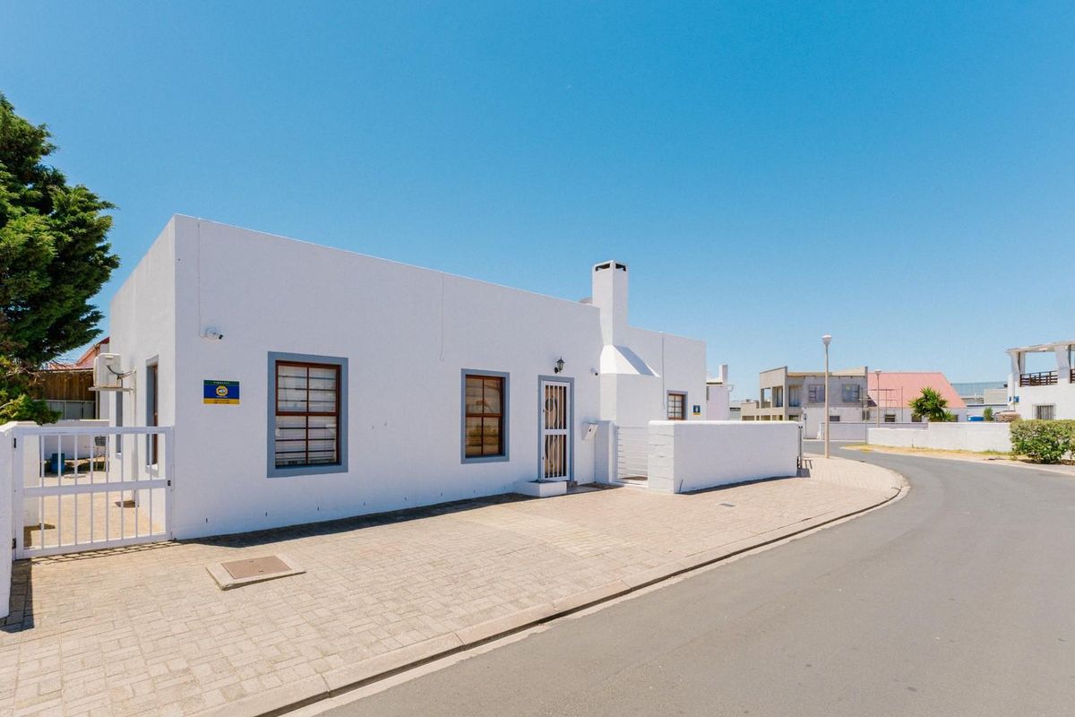 Cozy 3-Bedroom Home | Walk to Laguna Mall and Mykonos - Photo 3