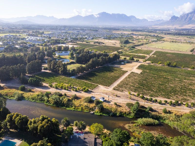 A Rare Chapter in the Cape Winelands - Photo 2