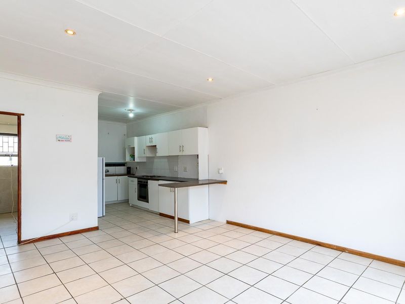 Spacious family home - Photo 4