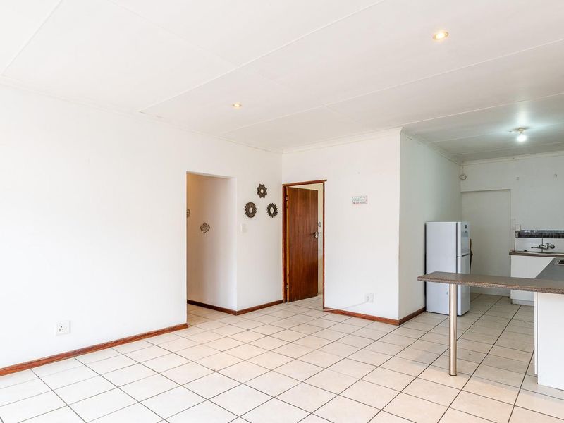 Spacious family home - Photo 5