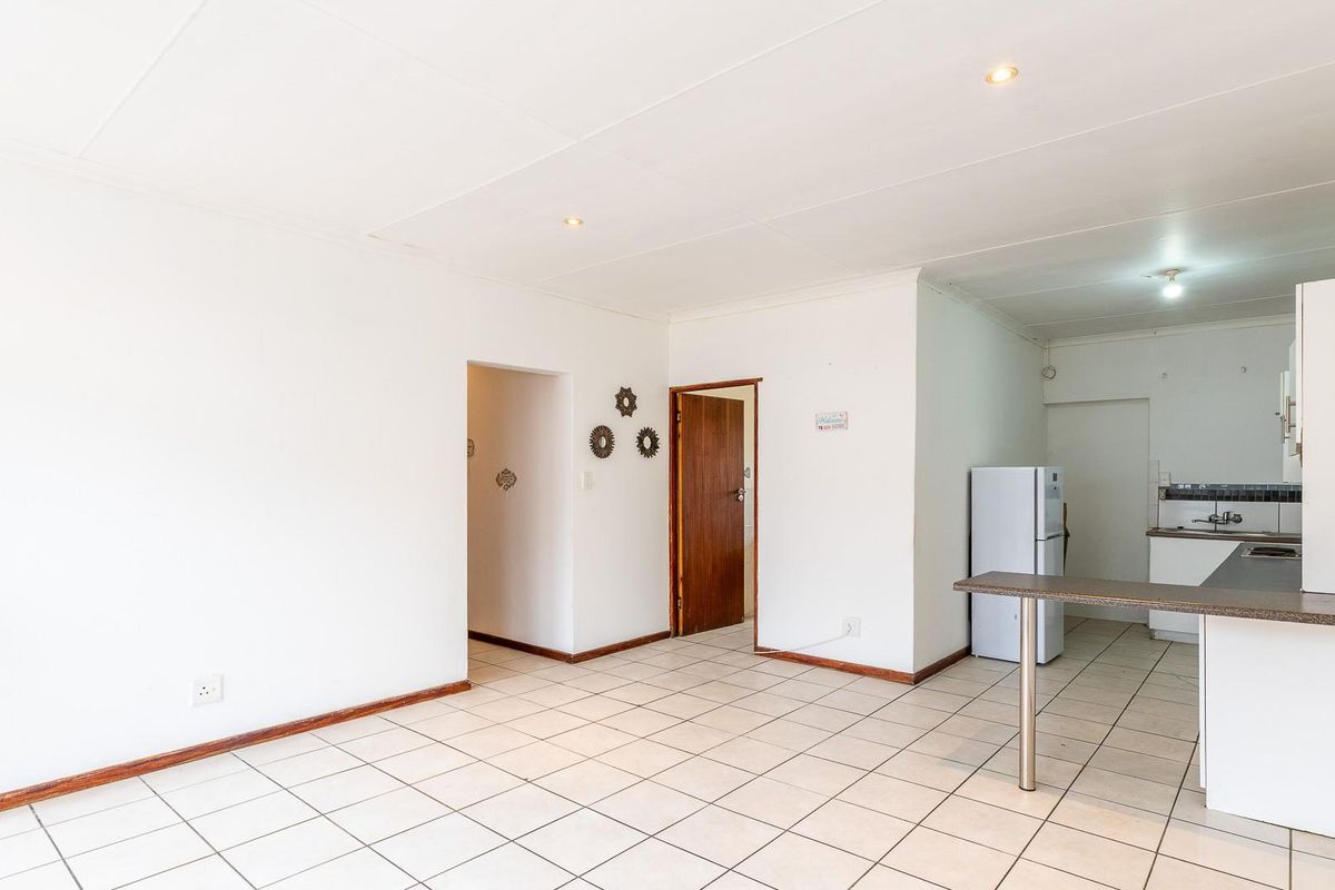 Spacious family home - Photo 5