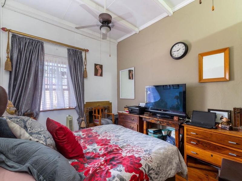 Stunning Family Home with Income Potential - Oudtshoorn North - Photo 6