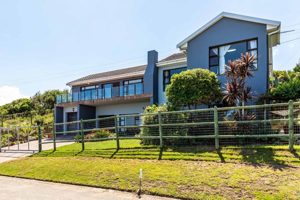 Spacious sea view home witch income generating opportunity - Photo 3