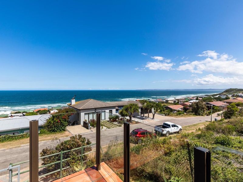 Spacious sea view home witch income generating opportunity - Photo 10