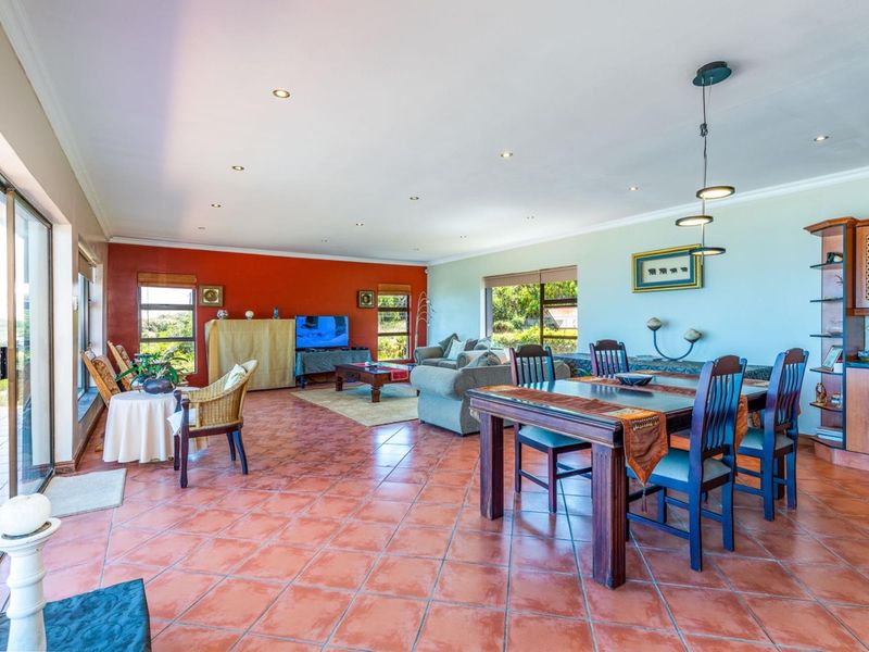 Spacious sea view home witch income generating opportunity - Photo 5