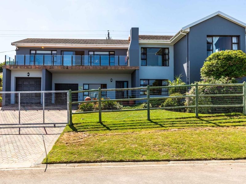 Spacious sea view home witch income generating opportunity - Photo 2