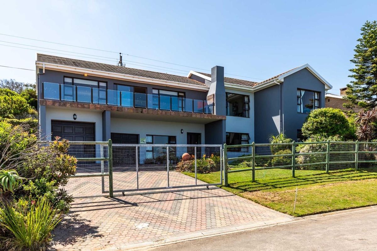 Spacious sea view home witch income generating opportunity - Photo 4