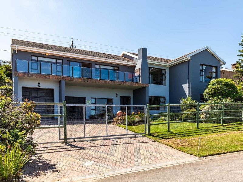 Spacious sea view home witch income generating opportunity - Photo 4