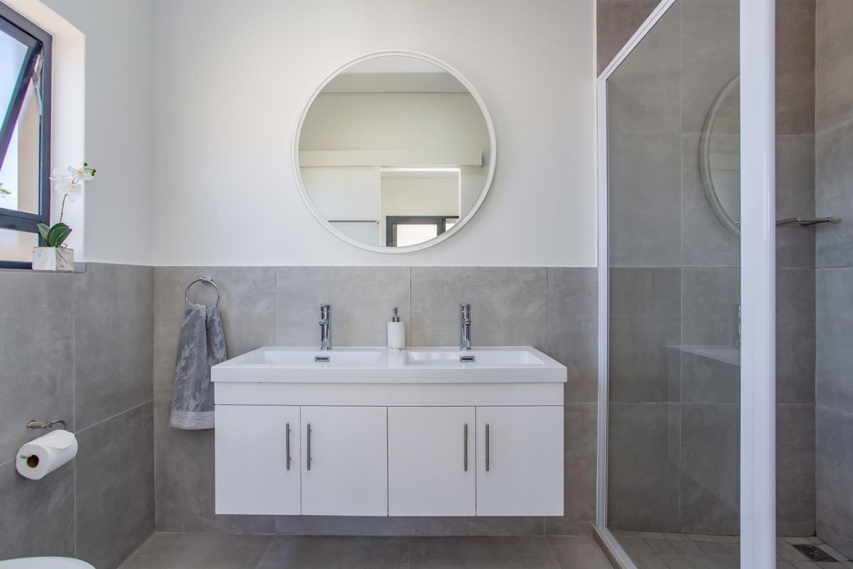 Charming 4 Bedroom home in Honeydew Country Estate - Photo 4