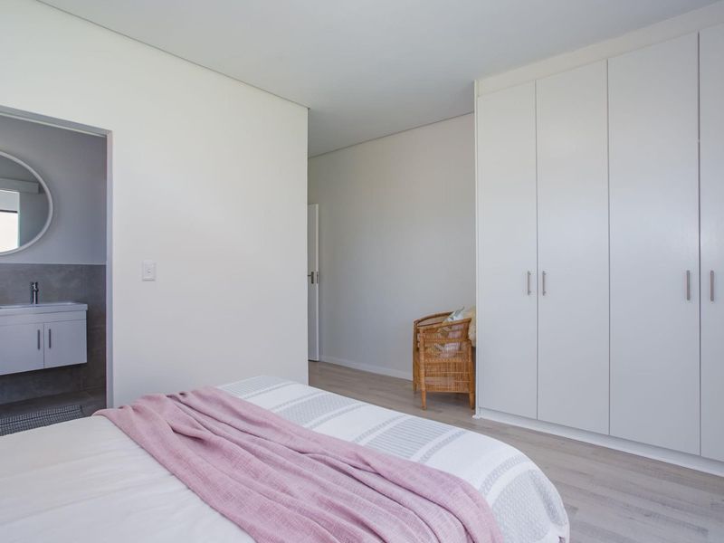 Charming 4 Bedroom home in Honeydew Country Estate - Photo 6