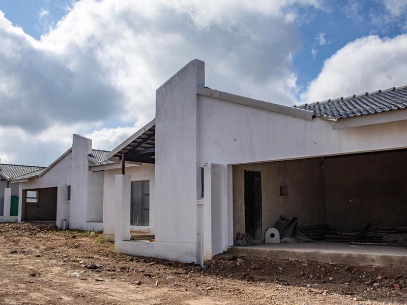 FOR SALE | New Townhouse Units under construction in Bendor Estate. - Photo 3