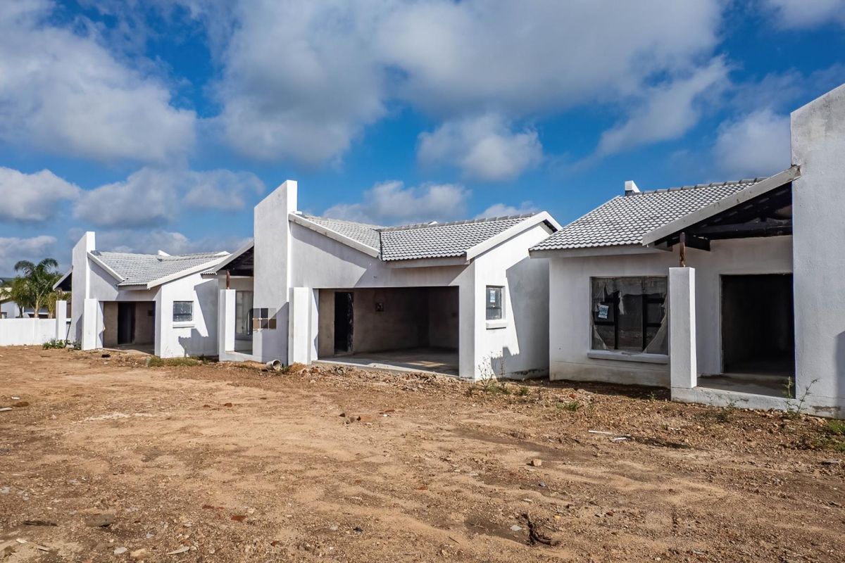 FOR SALE | New Townhouse Units under construction in Bendor Estate. - Photo 2
