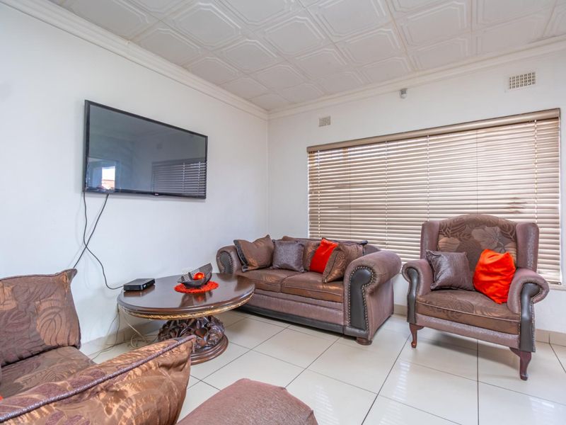 39 Tieroog Street, Eldorado Park - A Fantastic Freehold Opportunity - Photo 5