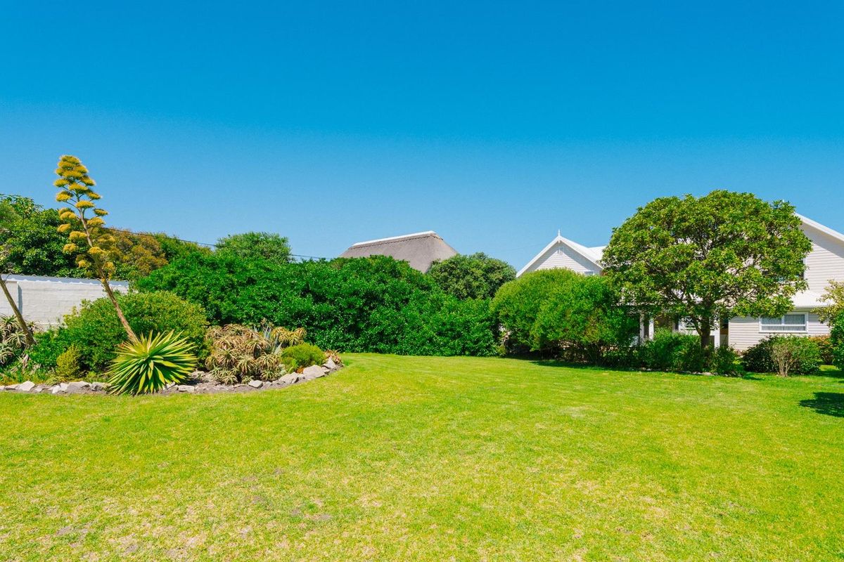 Where Birds Sing, Waves Whisper and Coastal Living Shines - Photo 4