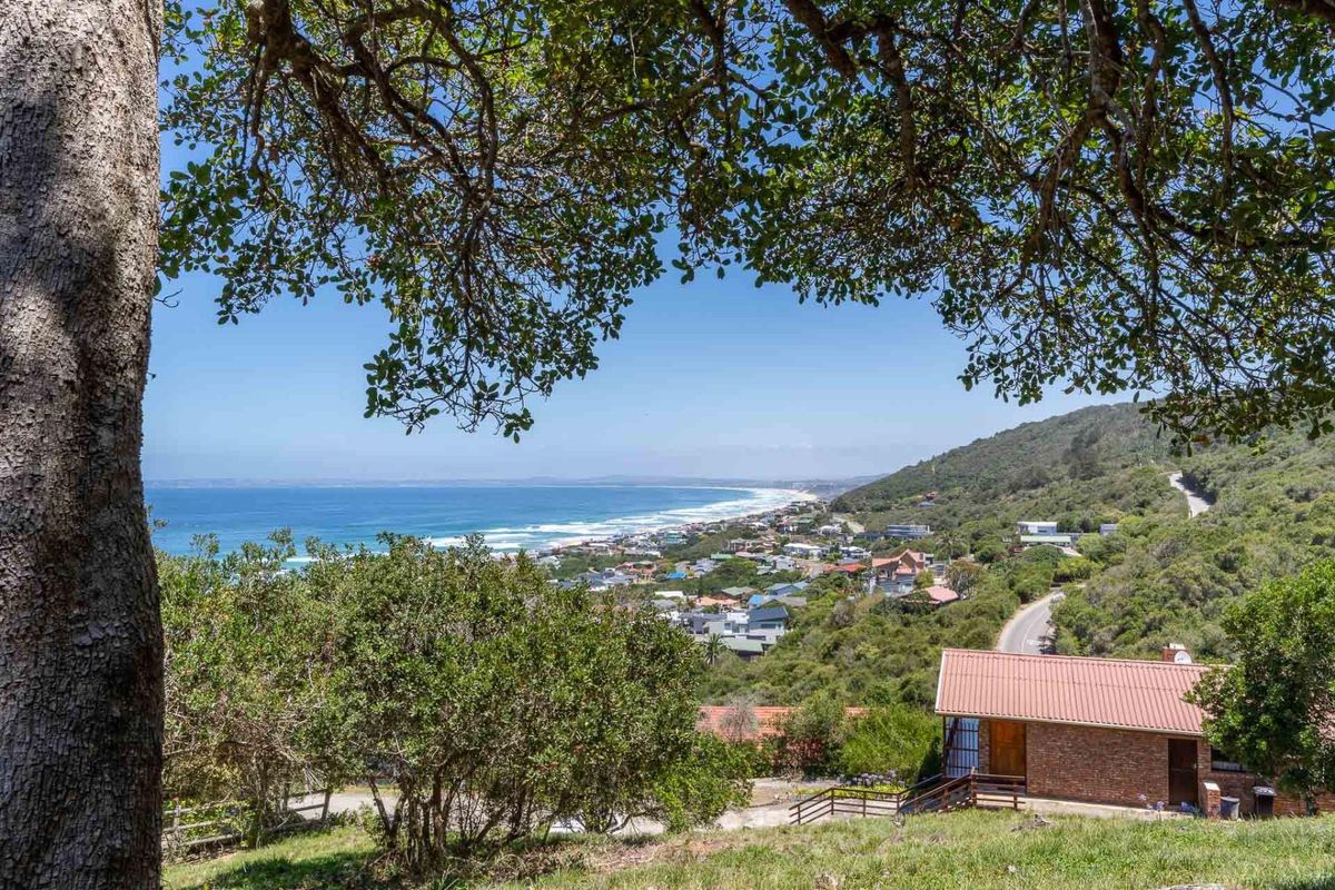 Large stand with breathtaking sea views - Photo 3