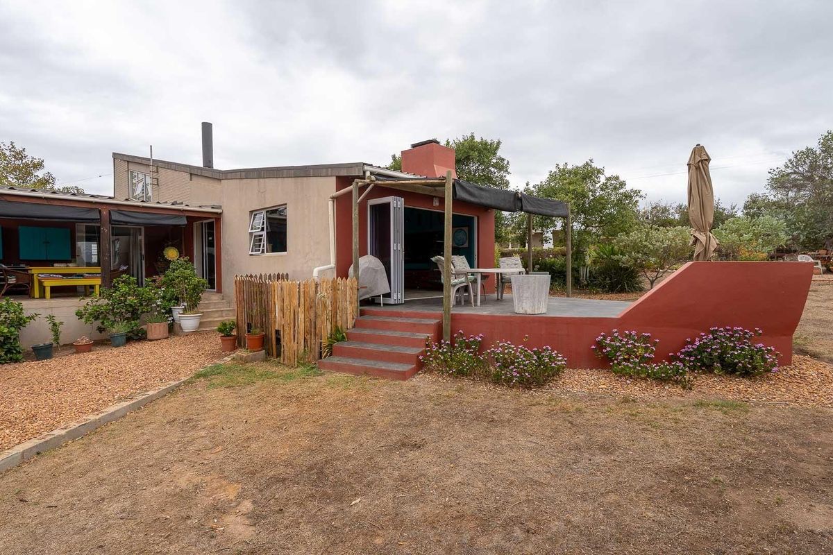 Charming Country Home with separate flat  | Central Napier, Overberg - Photo 2