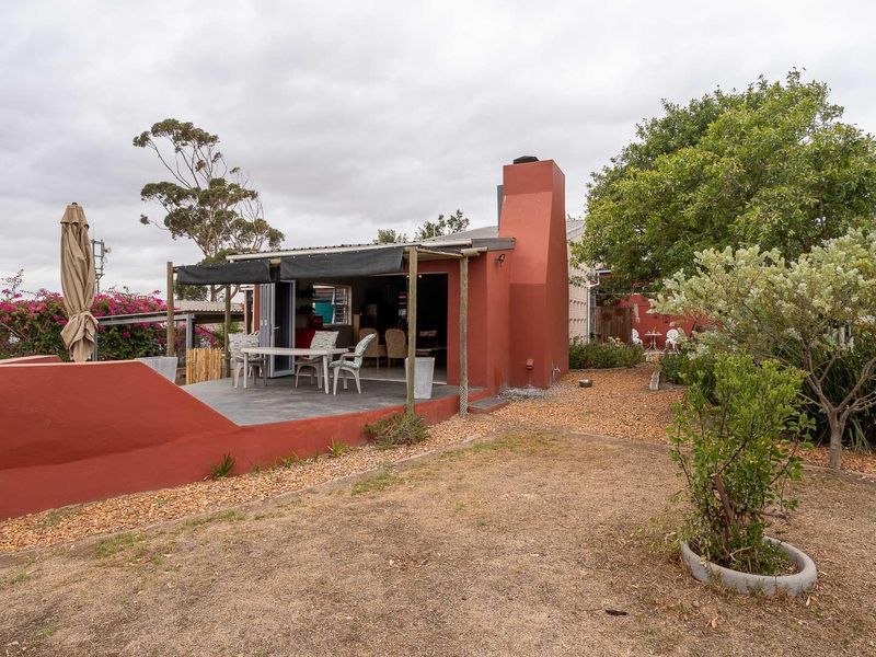Charming Country Home with separate flat  | Central Napier, Overberg - Photo 2