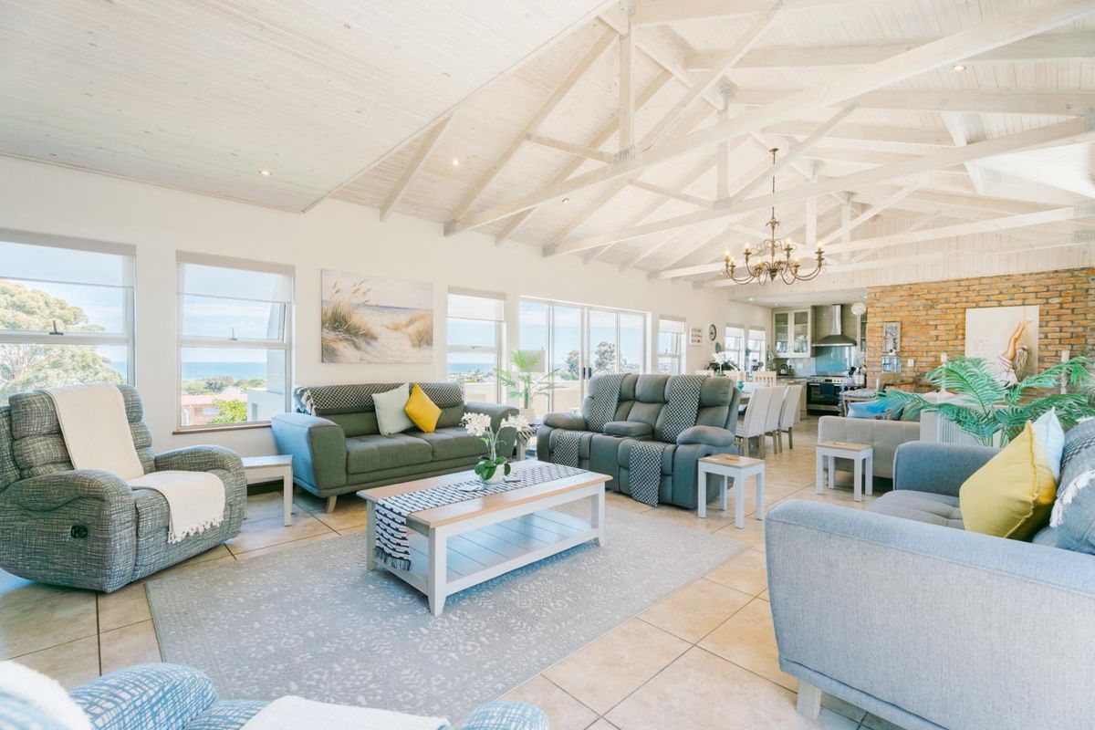 Luxury Living with Breathtaking Mountain and Ocean Views in Berghof Estate - Photo 4