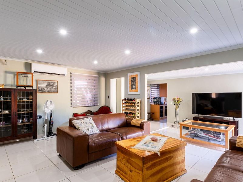 Family Home in Sought After Suburb - Photo 3