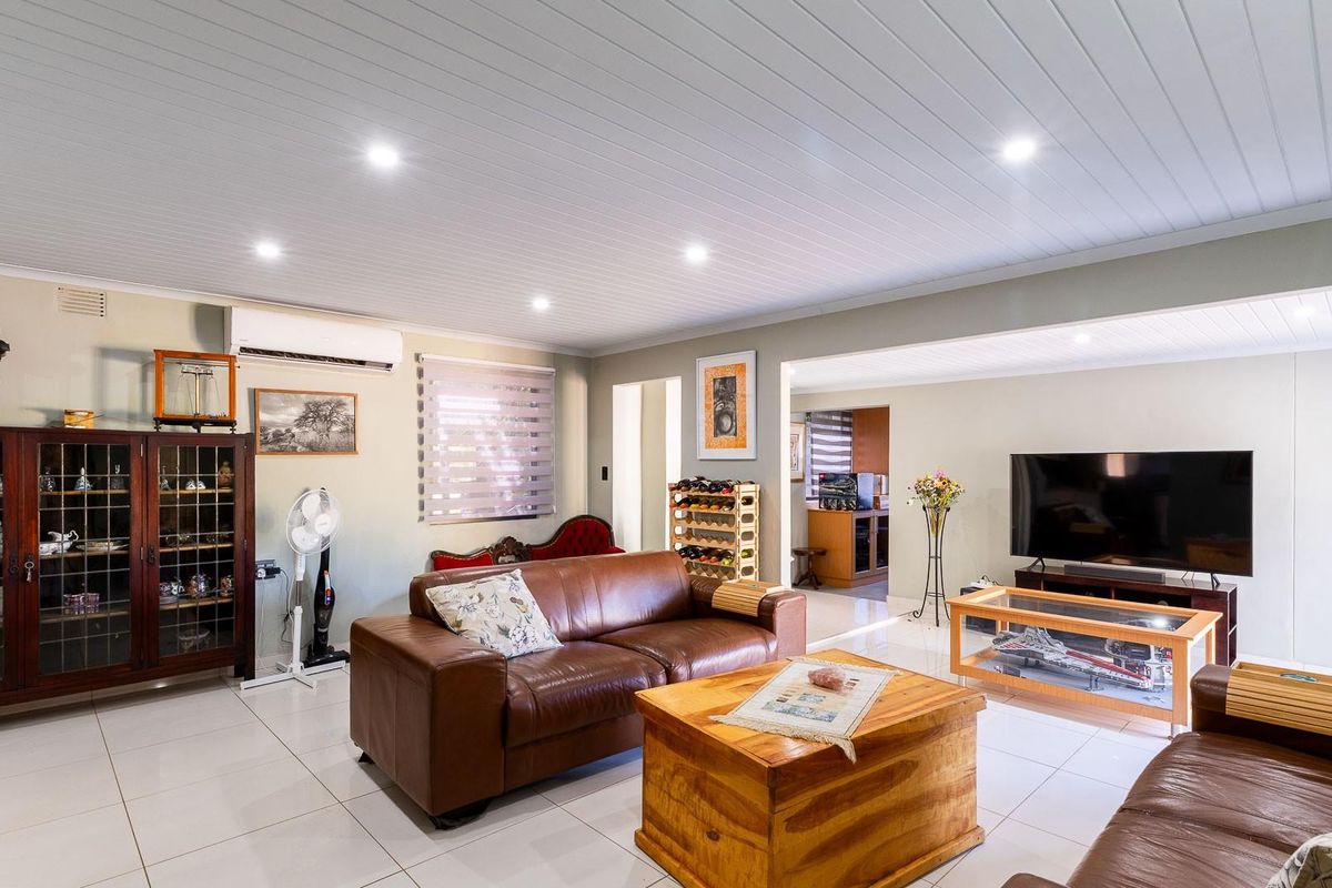 Family Home in Sought After Suburb - Photo 3