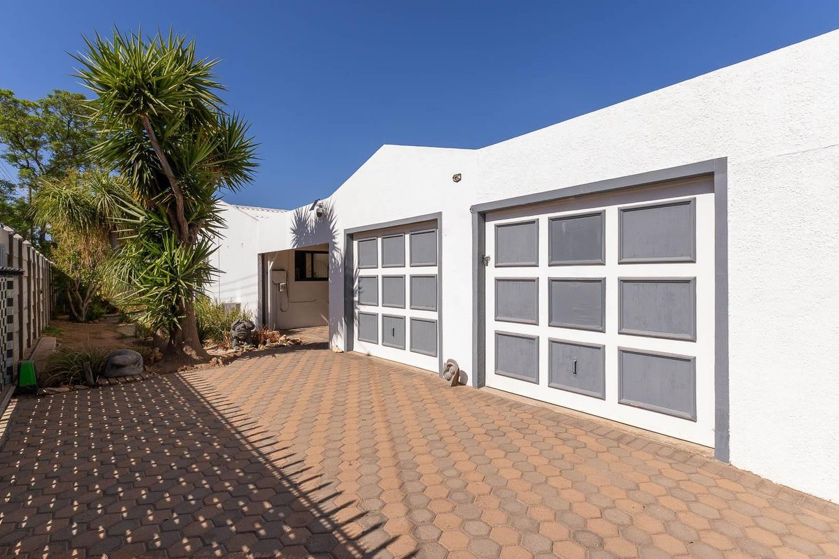 Family Home in Sought After Suburb - Photo 2