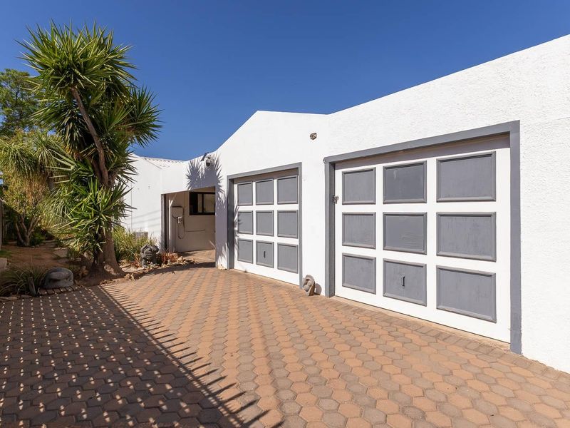 Family Home in Sought After Suburb - Photo 2