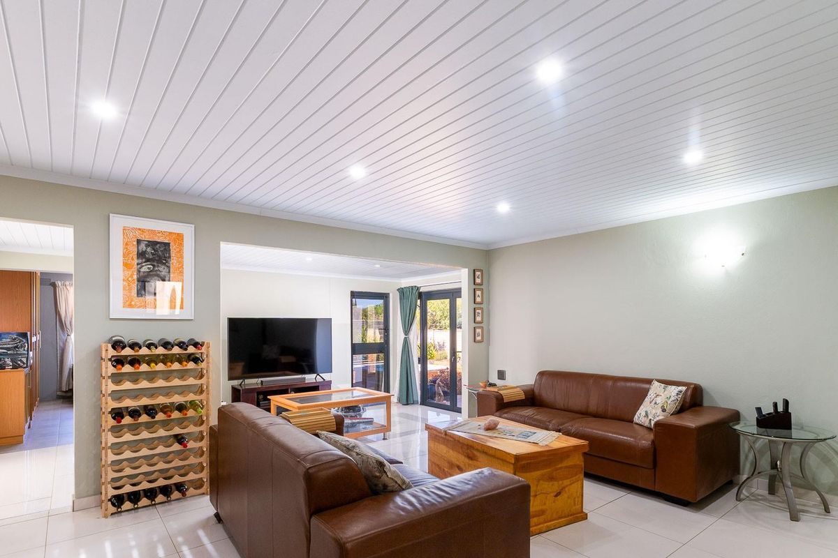 Family Home in Sought After Suburb - Photo 4
