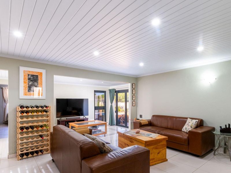 Family Home in Sought After Suburb - Photo 4