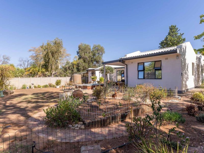 Family Home in Sought After Suburb - Photo 9