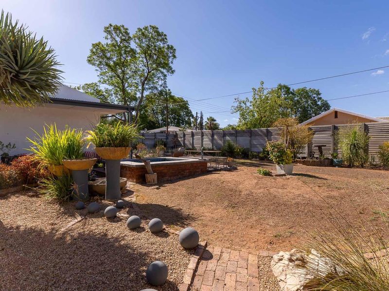 Family Home in Sought After Suburb - Photo 8