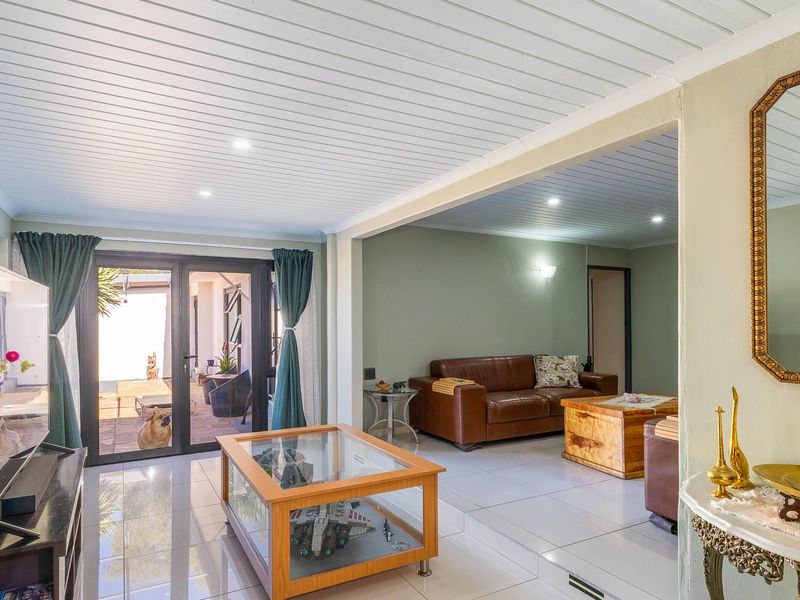 Family Home in Sought After Suburb - Photo 7