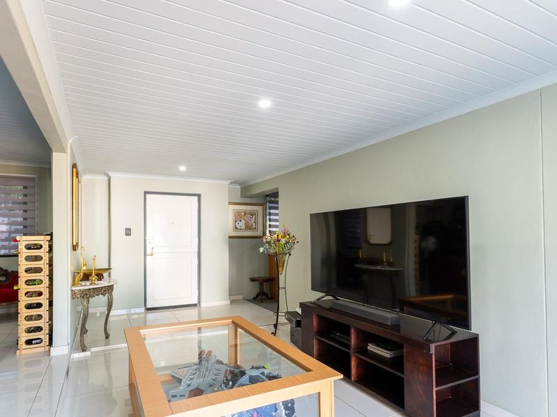 Family Home in Sought After Suburb - Photo 6