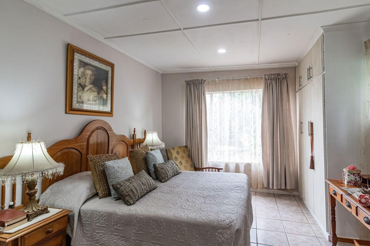 Large Family Home with Flatlet - Photo 5